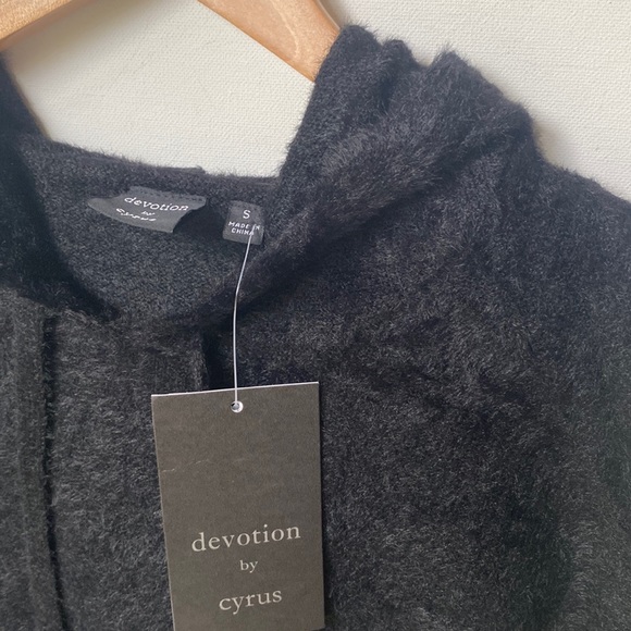 Devotion by CYRUS Eyelash Knit Hooded Long-sleeve Black Sweater, Size S, NWT - Picture 5 of 11